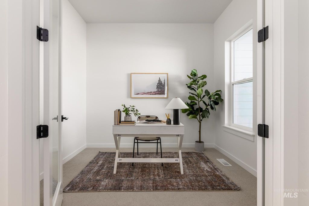 Photo of 313 Crafts St, Caldwell, ID 83607 (MLS # 98974650)