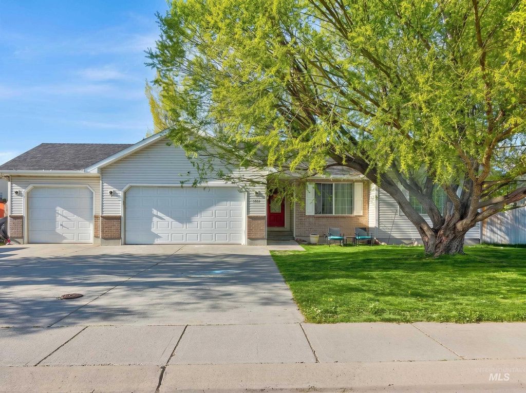 Photo of 3885 Deer Meadow, Idaho Falls, ID 83401 (MLS # 98985190)