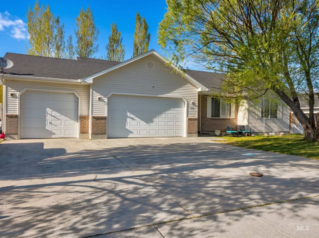 Photo of 3885 Deer Meadow, Idaho Falls, ID 83401 (MLS # 98985190)