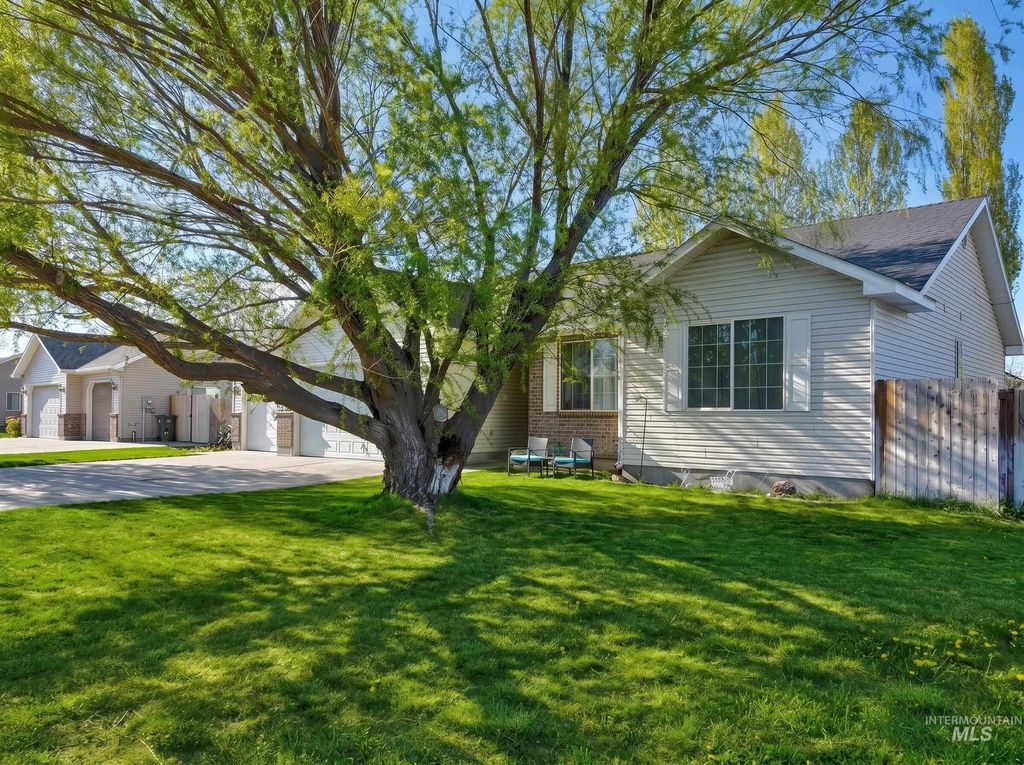 Photo of 3885 Deer Meadow, Idaho Falls, ID 83401 (MLS # 98985190)