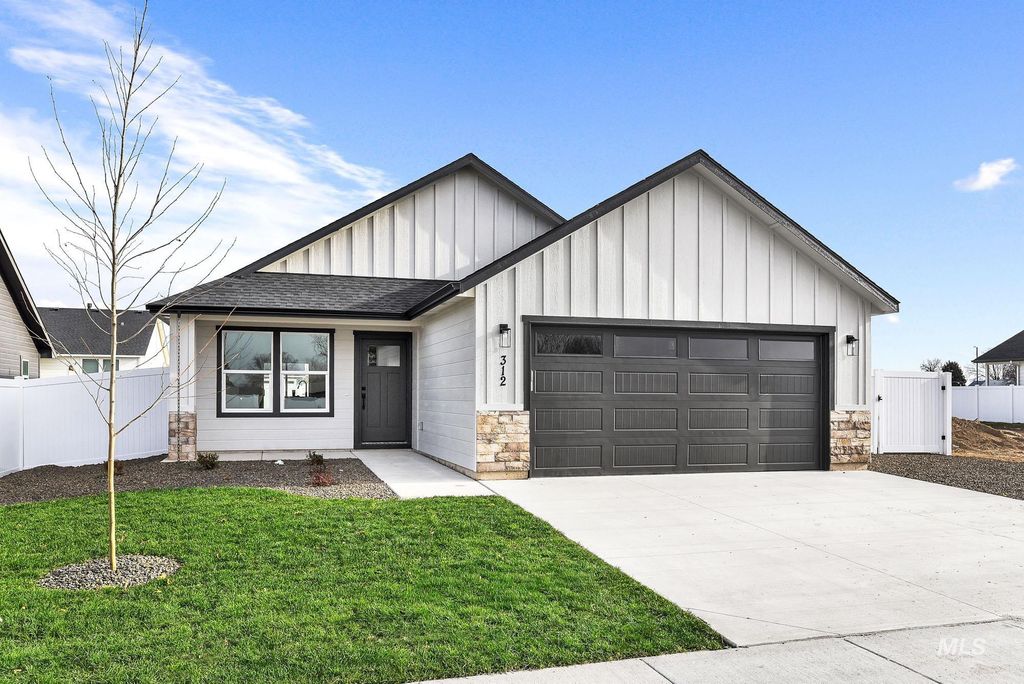 Photo of 312 N 11th St, Parma, ID 83660 (MLS # 98969188)