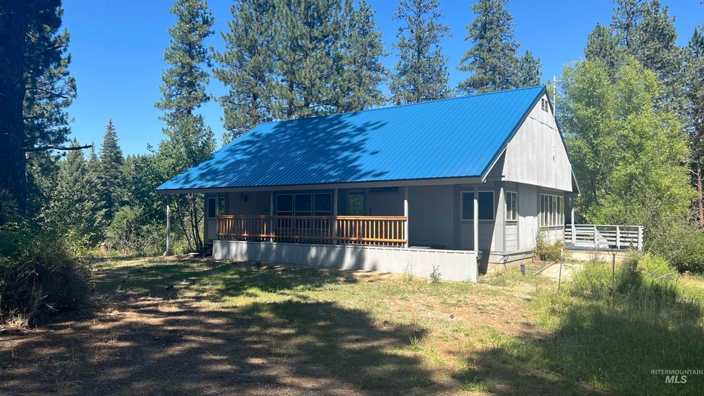 Photo of 24 Castle Meadow Dr, Garden Valley, ID 83622 (MLS # 98939512)