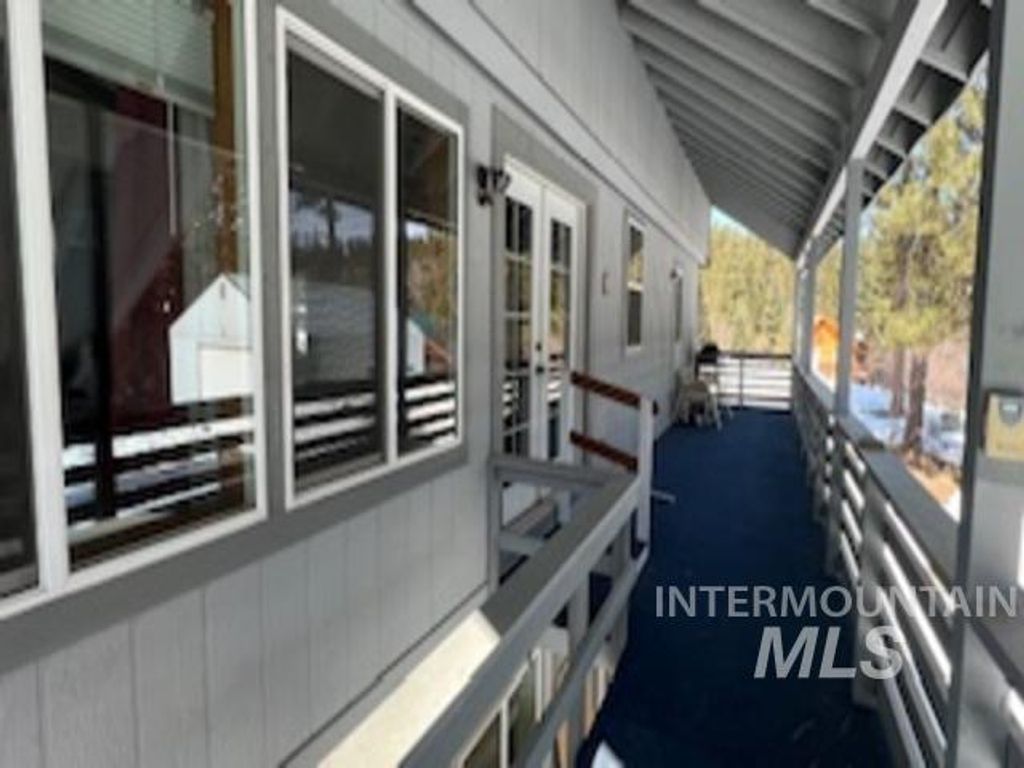 Photo of 24 Castle Meadow Dr, Garden Valley, ID 83622 (MLS # 98939512)