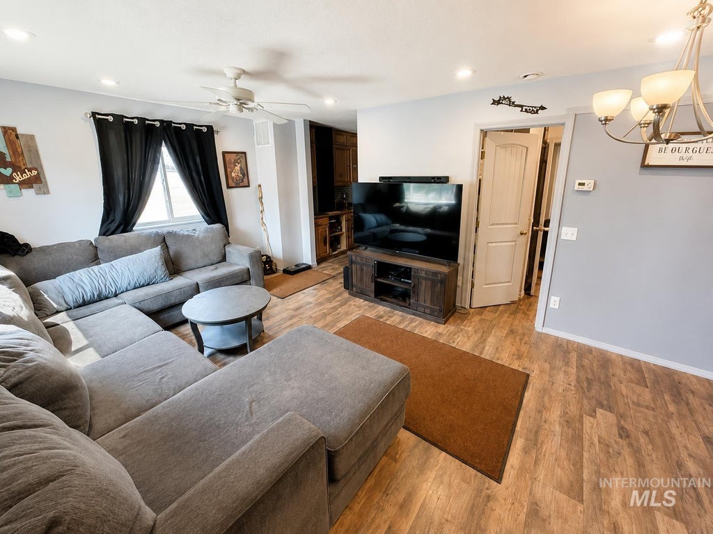 Photo of 578 E 4th Ave, Glenns Ferry, ID 83623 (MLS # 98997275)