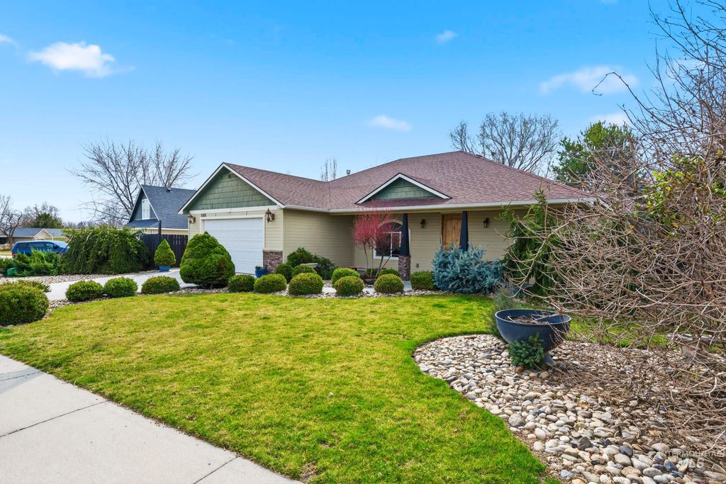 Photo of 1101 Pioneer Way, Parma, ID 83660 (MLS # 98977557)