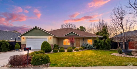 Photo of 1101 Pioneer Way, Parma, ID 83660 (MLS # 98977557)