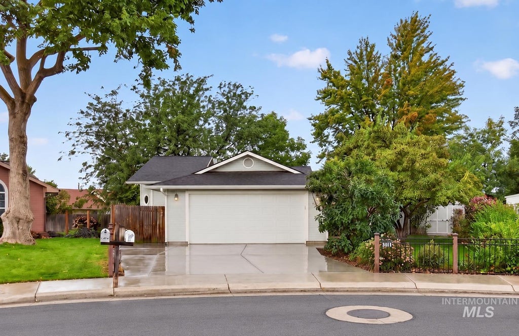 Photo of 2239 N Carissa Pl, Boise, ID 83704 (MLS # 99000154)