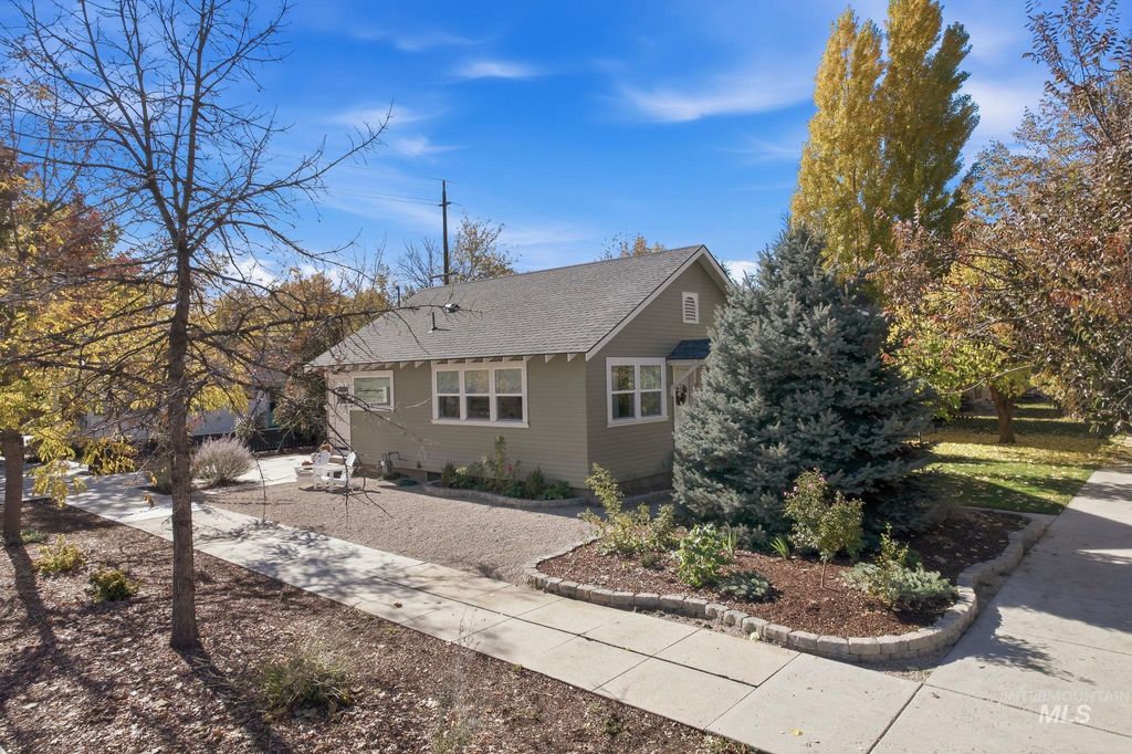 Photo of 2301 W Jefferson St, Boise, ID 83702 (MLS # 98968048)