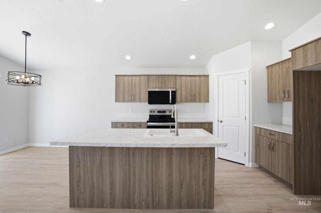 Photo of 108 Golinda Ave, Caldwell, ID 83605 (MLS # 98989874)