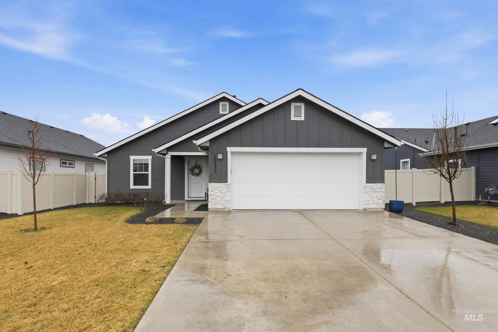 Photo of 10435 Rockaway Ridge St, Nampa, ID 83687 (MLS # 98976094)