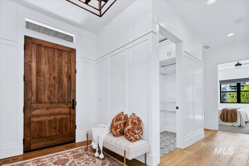 Photo of 2413 S Mallard Wing Way, Eagle, ID 83616 (MLS # 98981670)