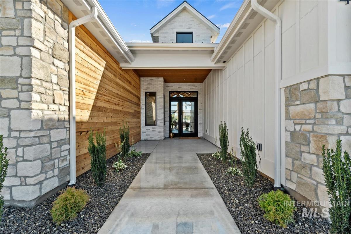 3584 N Harvest Moon Way
