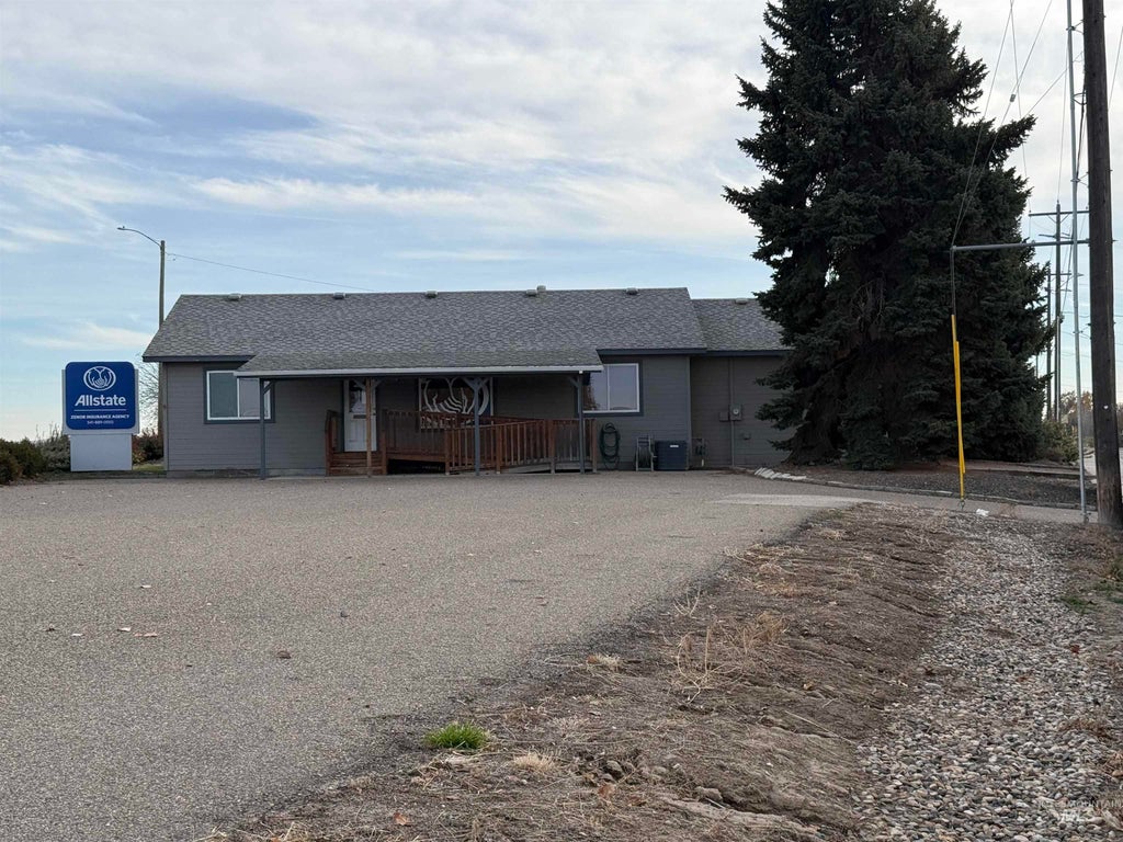 Photo of 725 SW 8th Street, Fruitland, ID 83615 (MLS # 98993105)