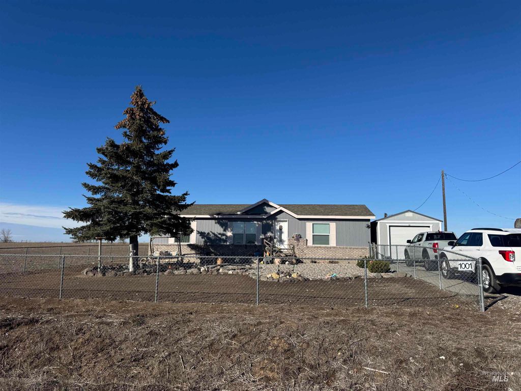 Photo of 1001 N 1250 East, Richfield, ID 83349 (MLS # 98976256)