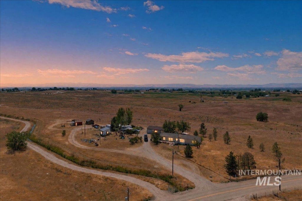 Photo of 17903 Sand Hollow Rd, Caldwell, ID 83607 (MLS # 98990229)