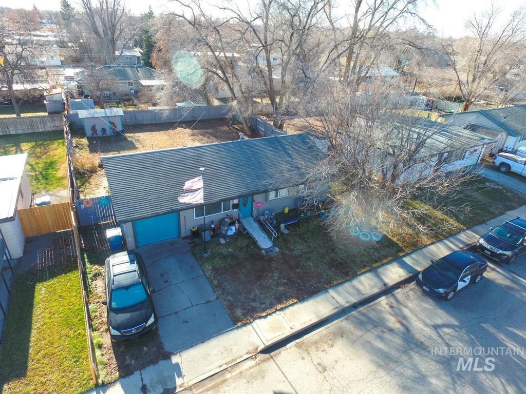 Photo of 1045 E 16th N, Mountain Home, ID 83647 (MLS # 98937898)