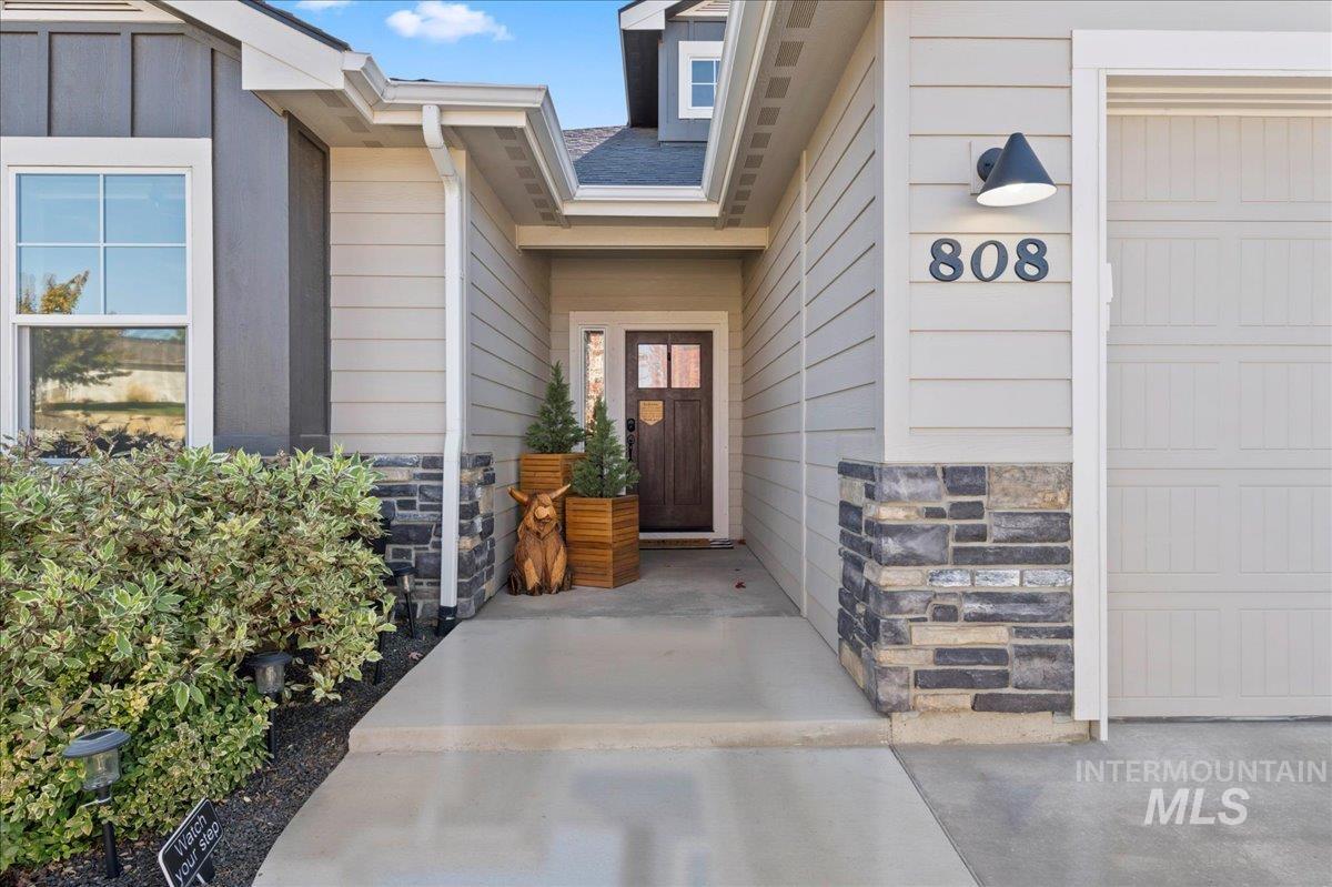 808 W. Trine Loop