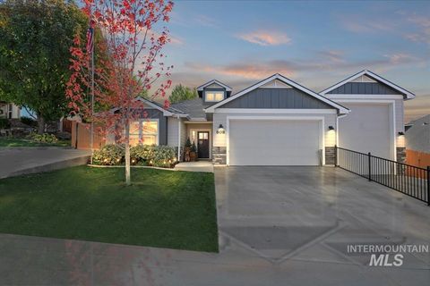 808 W. Trine Loop Nampa ID 83686