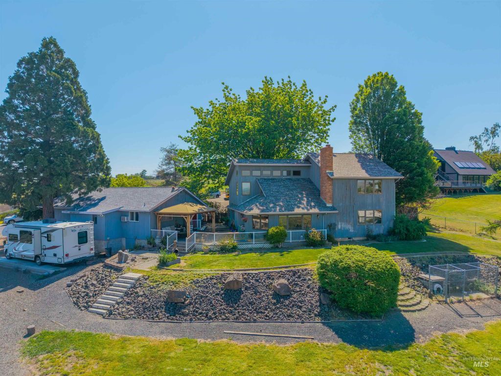 Photo of 2720 6th Street, Lewiston, ID 83501 (MLS # 98985891)