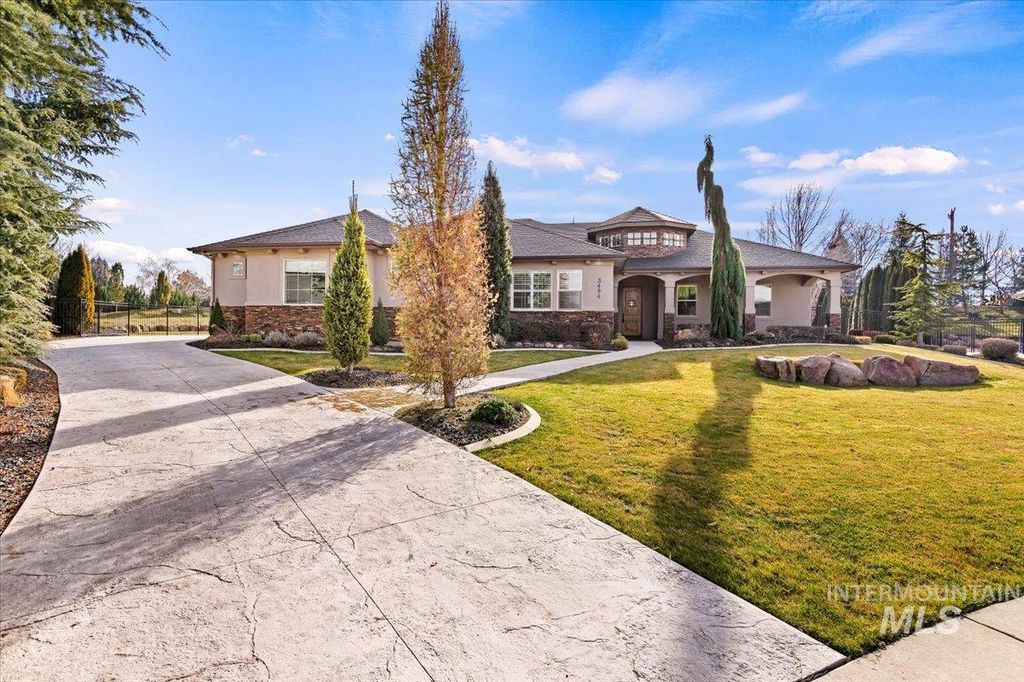 Photo of 3494 S Sugar Loaf Pl, Eagle, ID 83616 (MLS # 98971918)