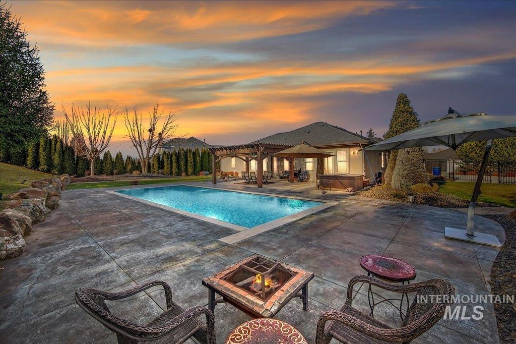 Photo of 3494 S Sugar Loaf Pl, Eagle, ID 83616 (MLS # 98971918)