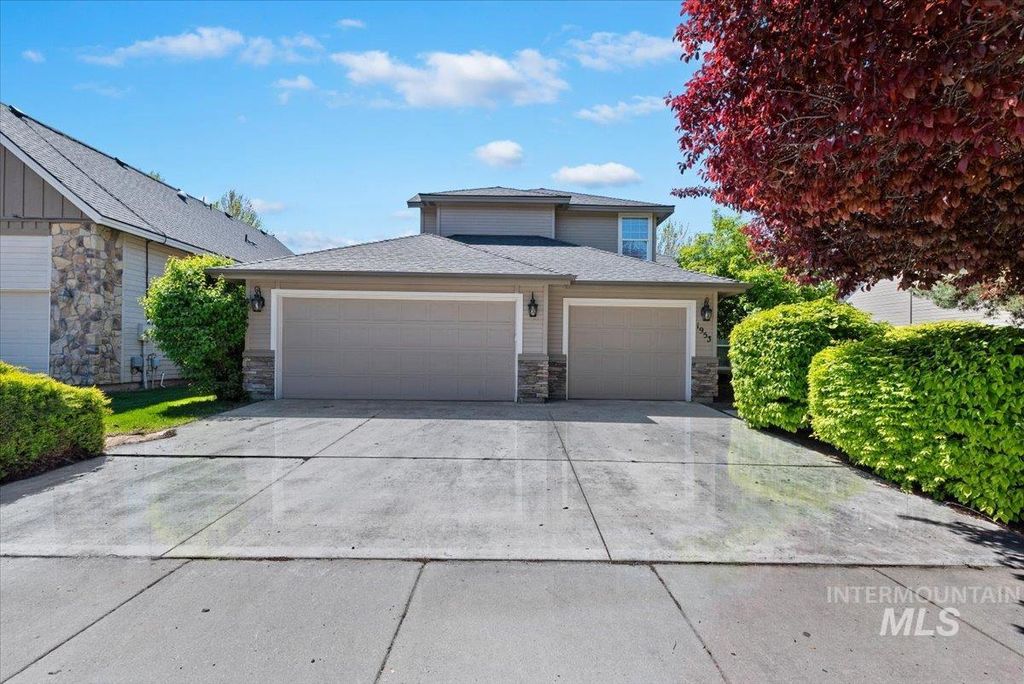Photo of 1953 W Marten Creek Dr, Meridian, ID 83646 (MLS # 98984347)