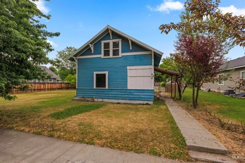 Photo of 928 W 4th St, Weiser, ID 83672 (MLS # 98990064)