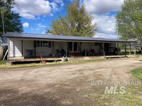 Photo of 5517 95 Spur Highway, Ontario, OR 97914 (MLS # 98910197)