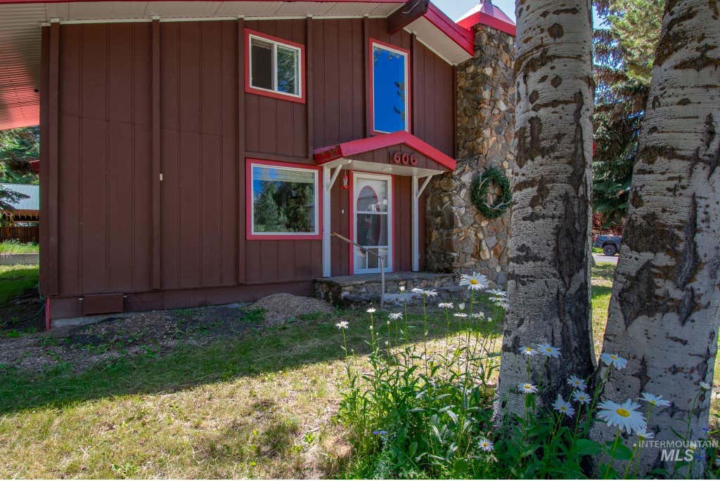 Photo of 606 Thompson Avenue, McCall, ID 83638 (MLS # 98994910)