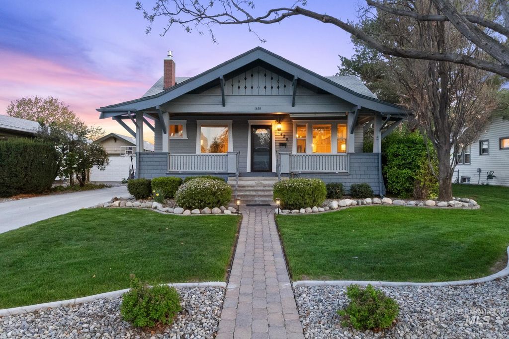 Photo of 1420 Maple Avenue, Twin Falls, ID 83301 (MLS # 98982408)