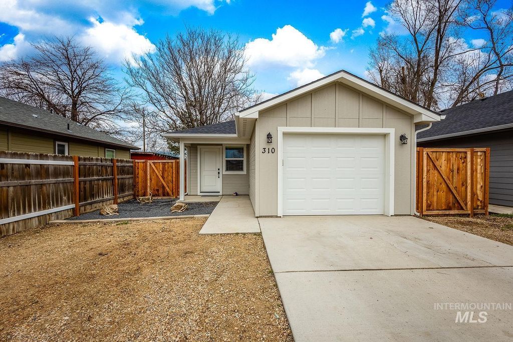 Photo of 310 W Owyhee, Homedale, ID 83628 (MLS # 98976398)