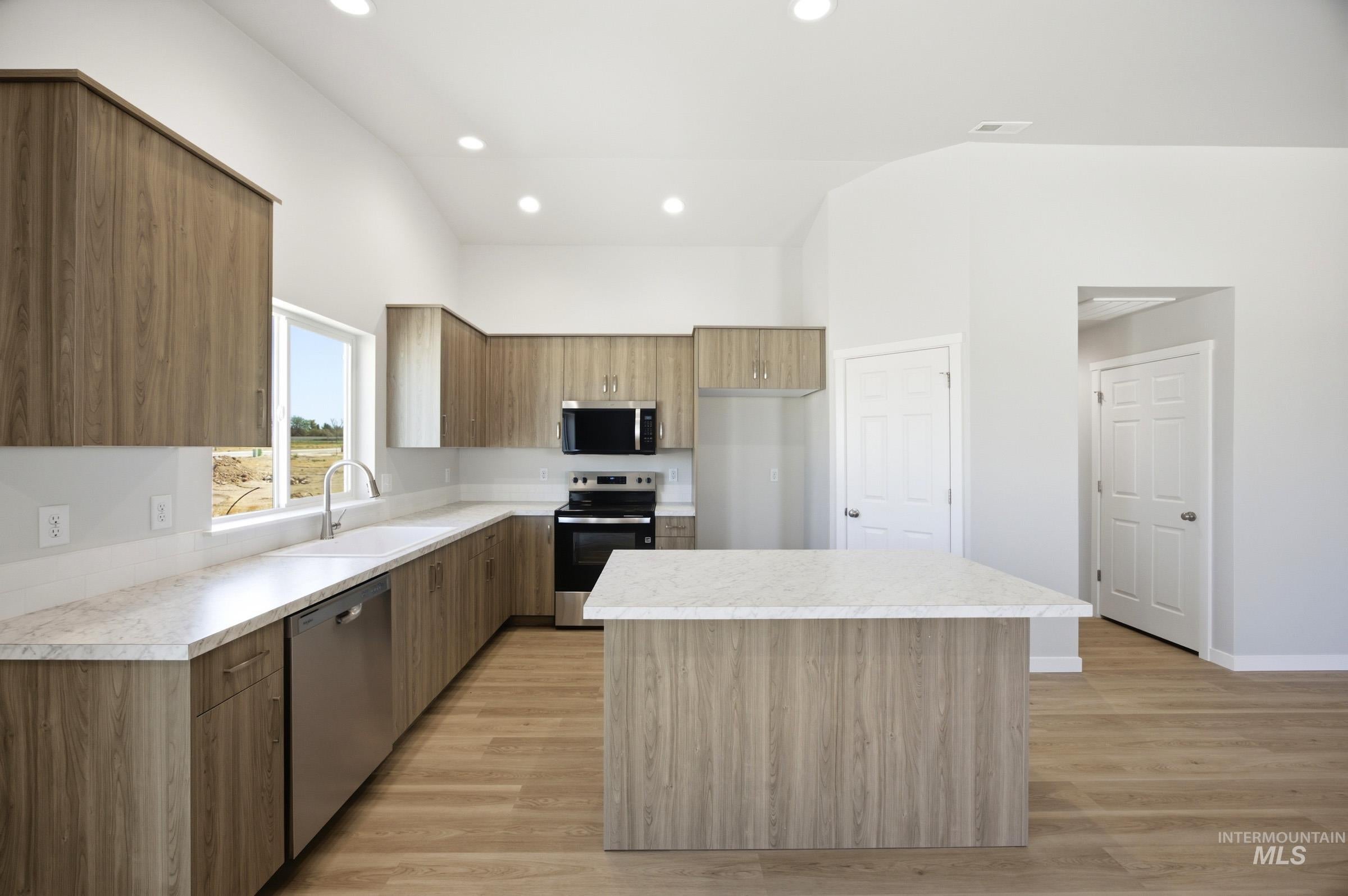 2356 W Red Jasper Dr