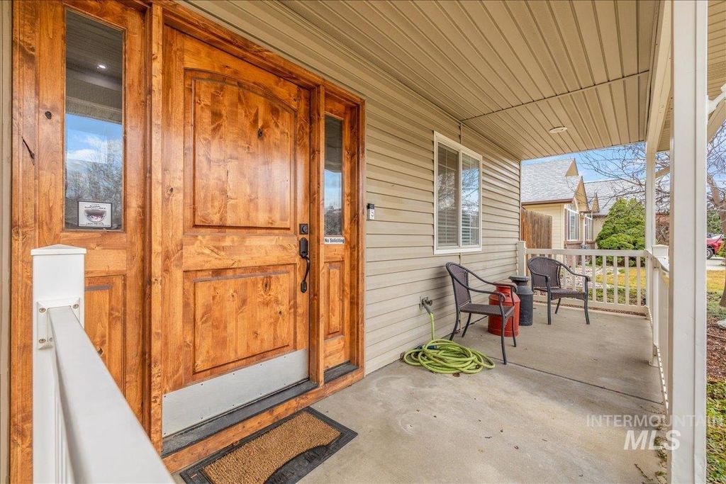 Photo of 3534 N Summerpark Ave, Meridian, ID 83646 (MLS # 98977103)