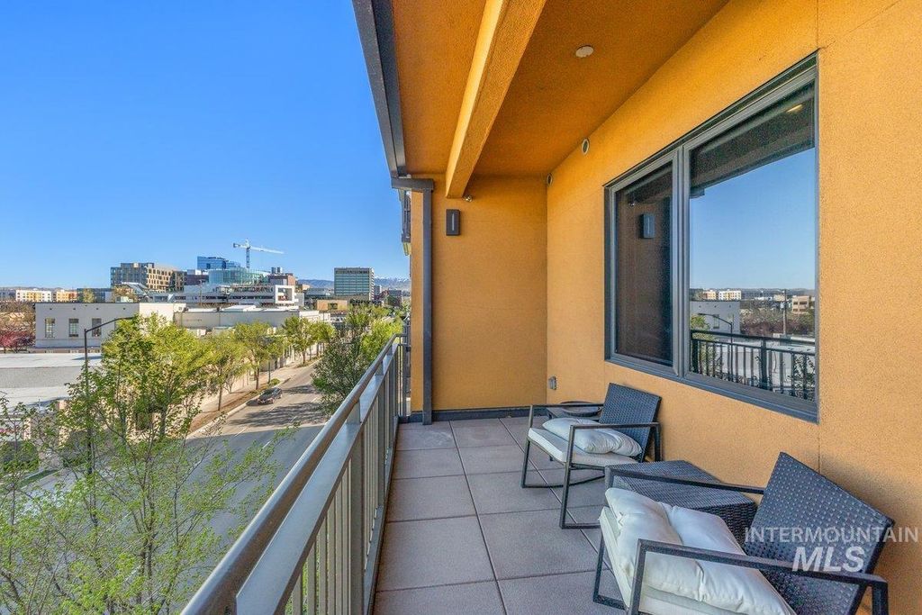 Photo of 880 W River Street #409, Boise, ID 83702 (MLS # 98969520)