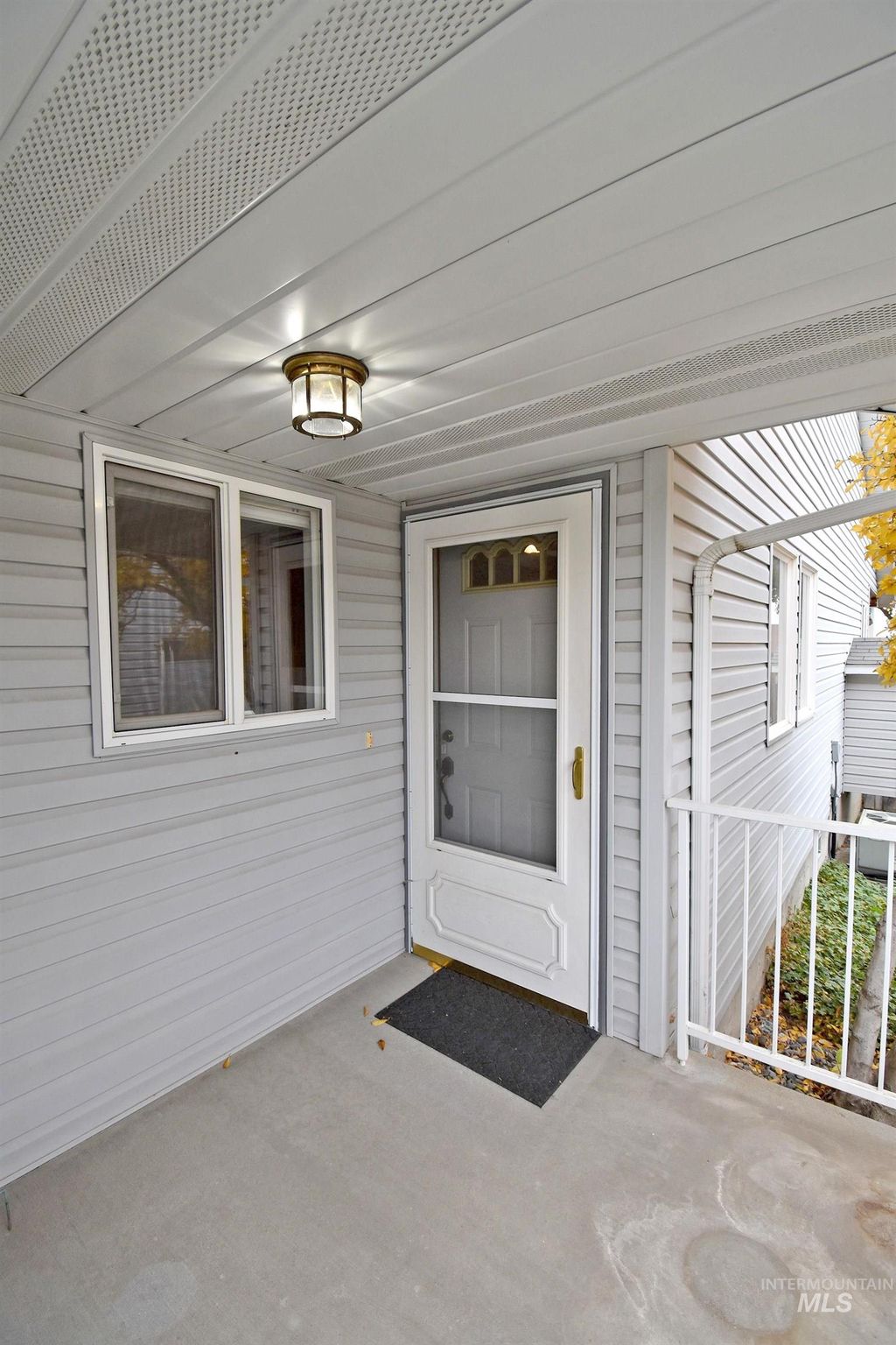 Photo of 929 Cypress Court #b Ct, Lewiston, ID 83501 (MLS # 98967231)