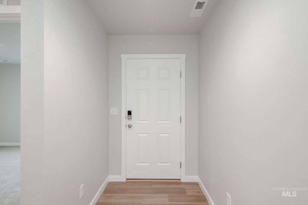 Photo of 3735 E Syracuse St, Nampa, ID 83686 (MLS # 98973331)