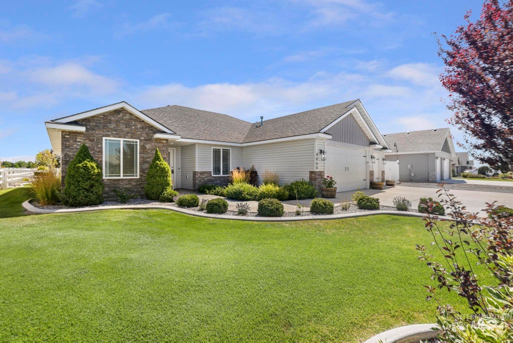 Photo of 4060 Mountain Vista Ln, Filer, ID 83328 (MLS # 98994363)