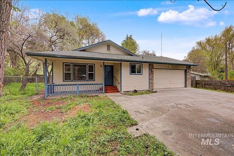 Photo of 2984 N 26th St, Boise, ID 83702 (MLS # 98980486)
