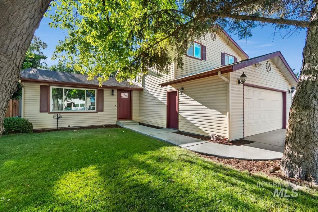 Photo of 2330 S Quicksilver St, Boise, ID 83705 (MLS # 98990257)