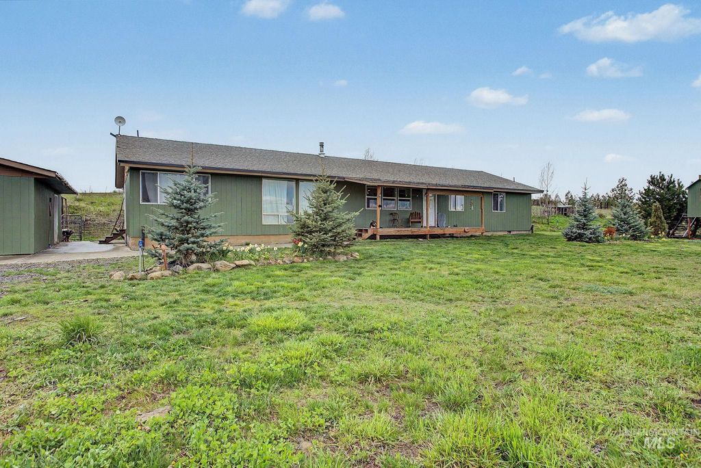 Photo of 76 Longhaul Rd, Grangeville, ID 83530 (MLS # 98983902)