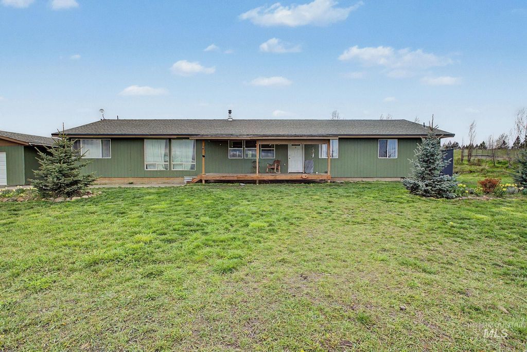 Photo of 76 Longhaul Rd, Grangeville, ID 83530 (MLS # 98983902)