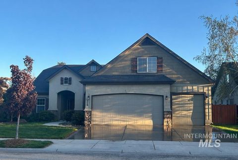 Photo of 715 E Joshua Tree Dr, Meridian, ID 83646 (MLS # 98983380)