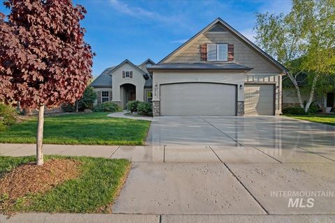 Photo of 715 E Joshua Tree Dr, Meridian, ID 83646 (MLS # 98983380)