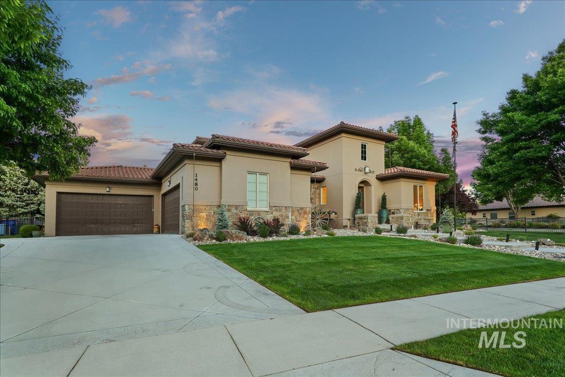 1480 N Colline Bello