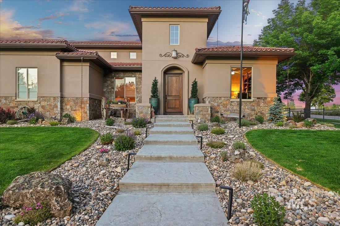 1480 N Colline Bello