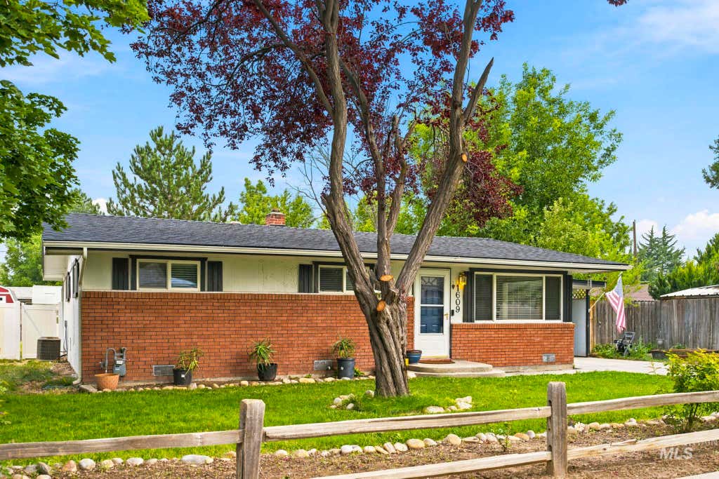 Photo of 1609 E Beech St, Caldwell, ID 83605 (MLS # 98995003)