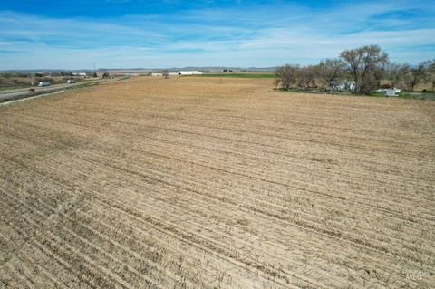 Photo of 4465 Oak Road, Ontario, OR 97914 (MLS # 98980974)