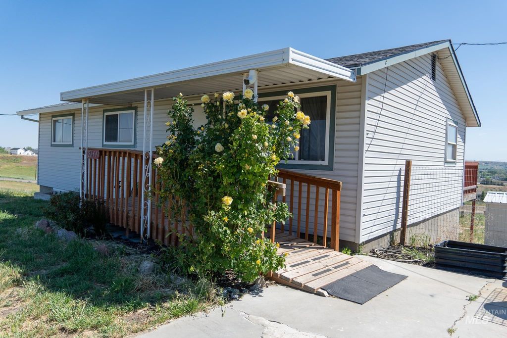 Photo of 2657 State Highway 19, Homedale, ID 83628 (MLS # 98985614)