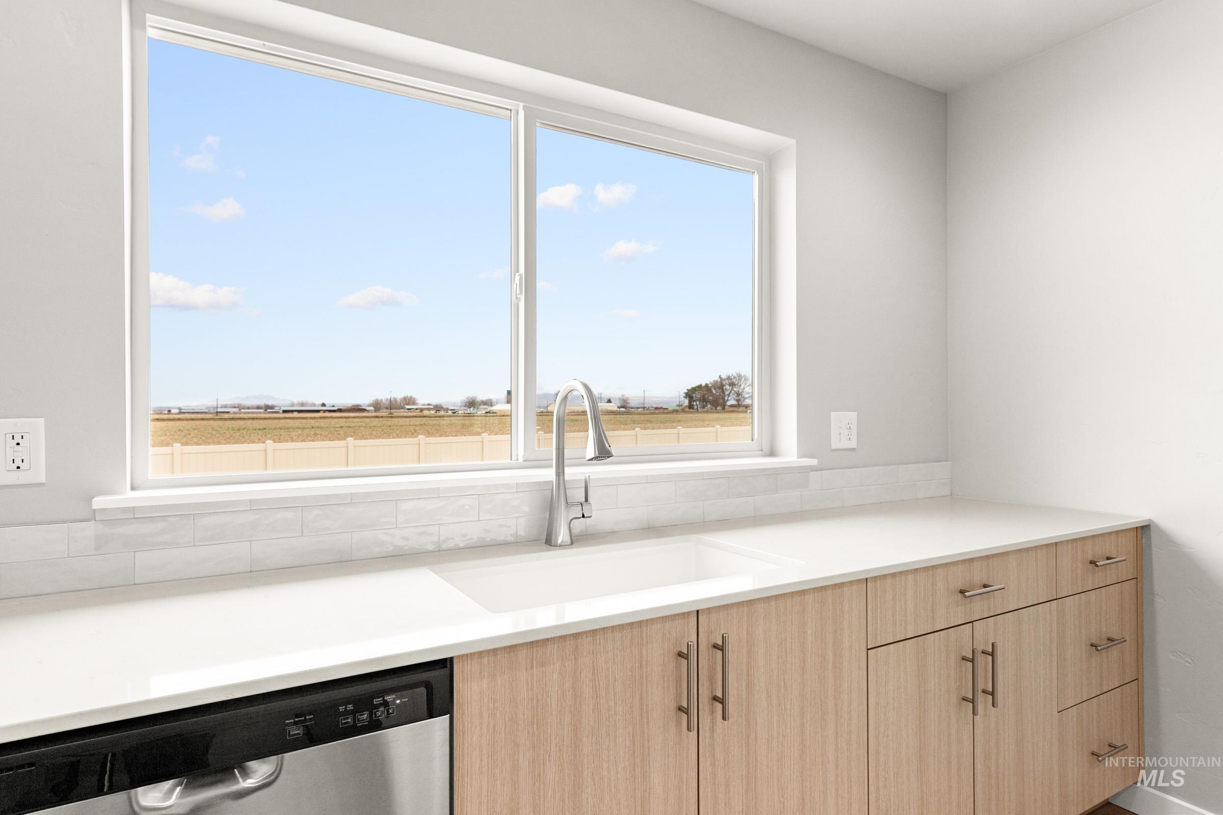 9302 W Blazing Star St