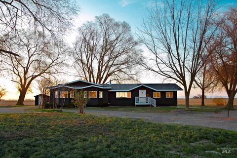 Photo of 860 N 500 W, Rupert, ID 83350 (MLS # 98979974)